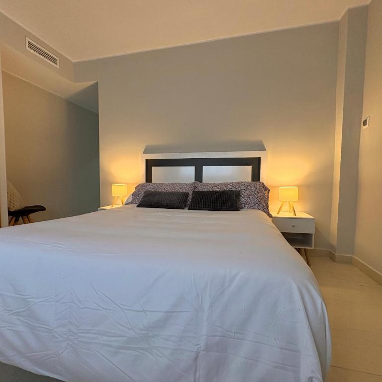 Atico con terraza y vistas en llandels - Apartamento de 2 dormitorios - 10