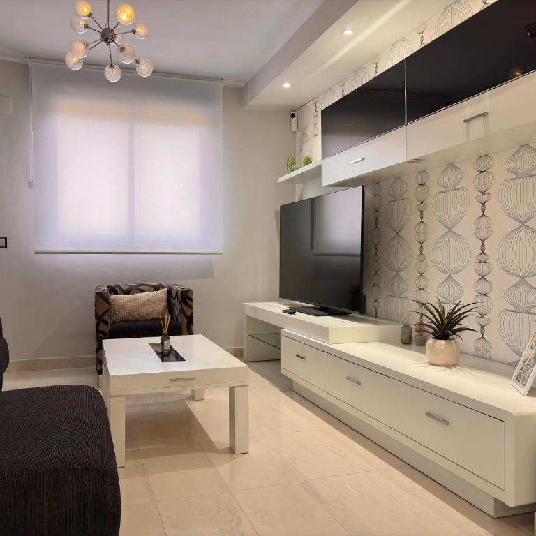 Atico con terraza y vistas en llandels - Apartamento de 2 dormitorios - 13