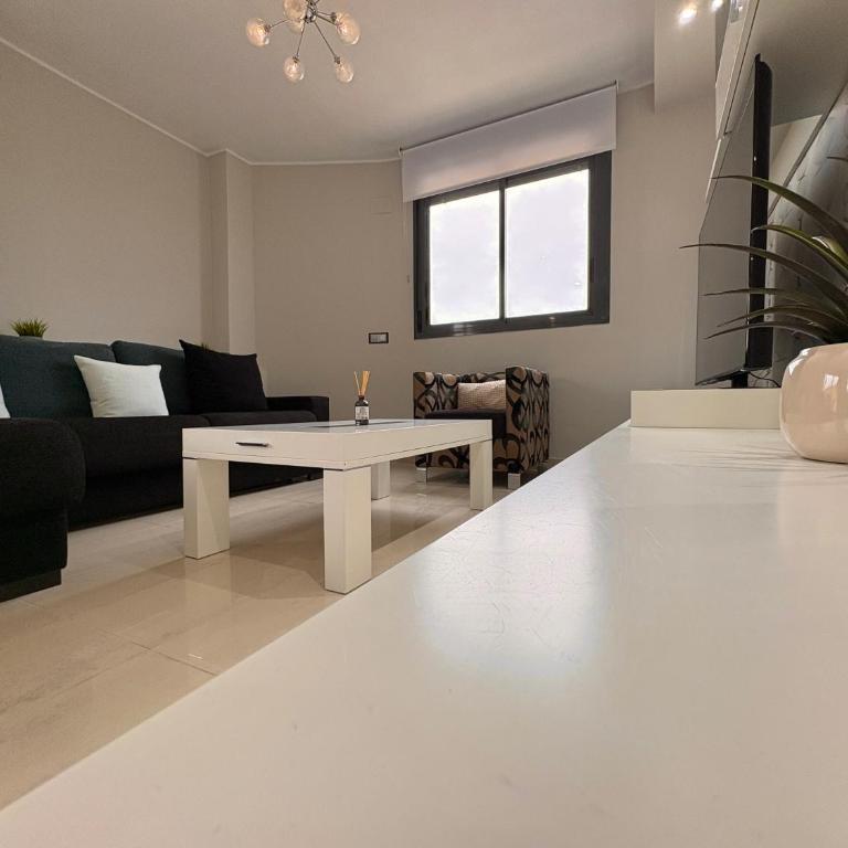Atico con terraza y vistas en llandels - Apartamento de 2 dormitorios - 17