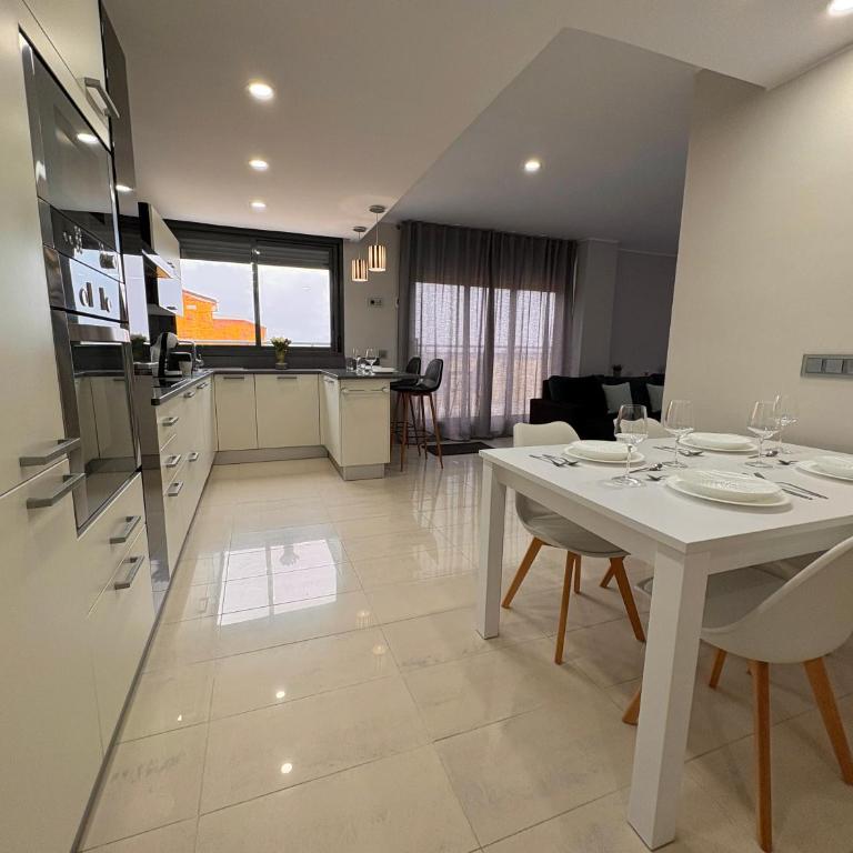 Atico con terraza y vistas en llandels - Apartamento de 2 dormitorios - 18