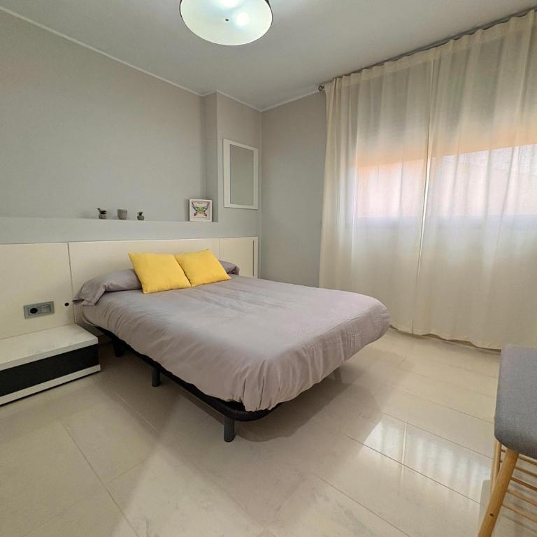Atico con terraza y vistas en llandels - Apartamento de 2 dormitorios - 19