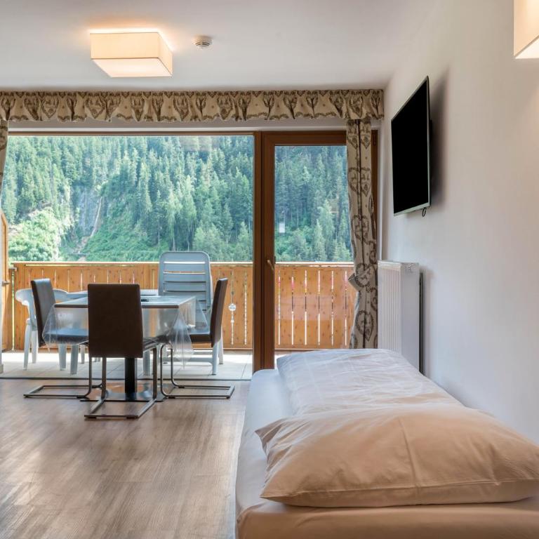Garni Hotel Gardena App Dolomites 3 - Monolocale con Vista Montagna - 13