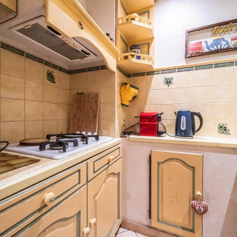Appartement Bernex - 3 personnes - Two-Bedroom Deluxe Apartment with Garden View - 8
