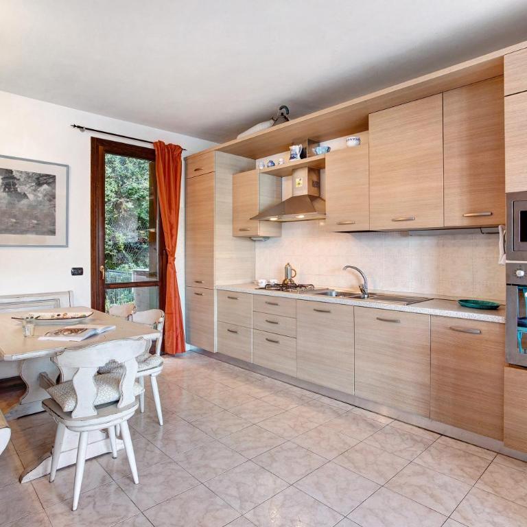 Ampia vista sul lago di Como - Appartamento Deluxe con 2 Camere da Letto e Vista Giardino - 13