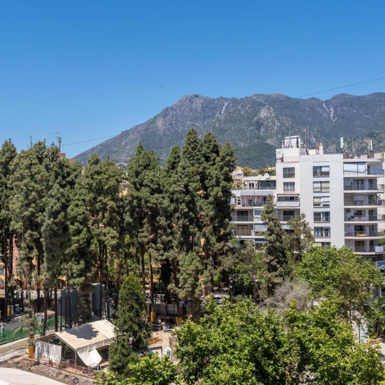 Apartment with Swimming-pool - Three-Bedroom Apartment with Water View - 27