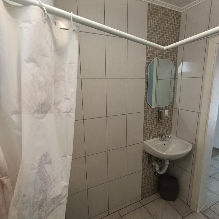 Guesthouse Flaghome - Double Room with Private Bathroom - 3