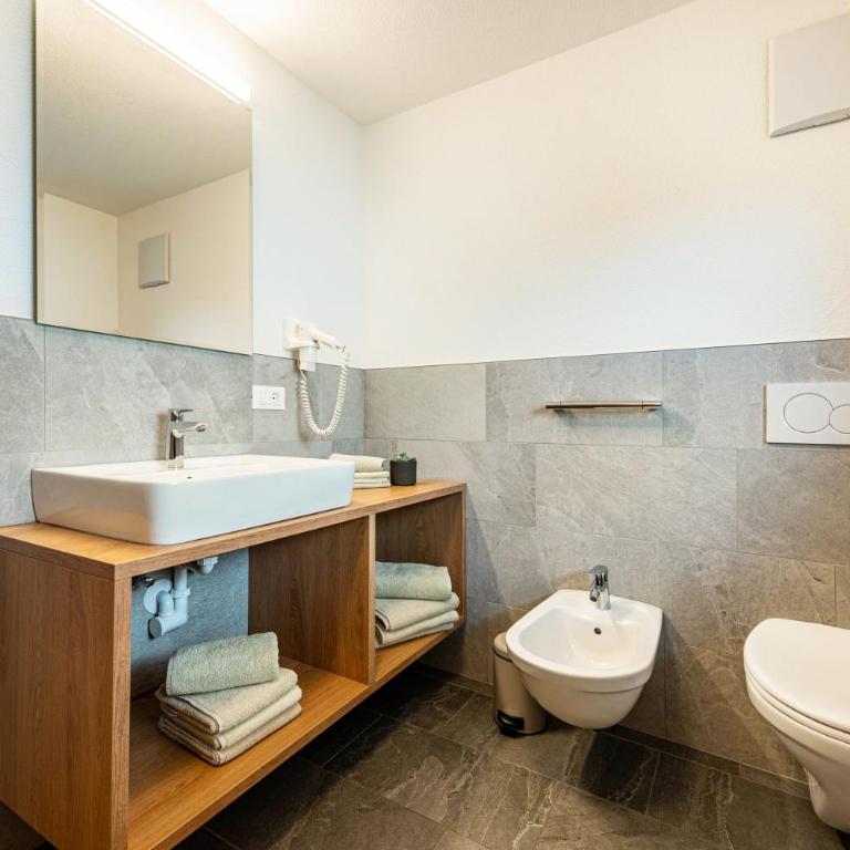 App Kronplatz Villa Colli - Appartamento Deluxe con 2 Camere da Letto e Balcone - 13