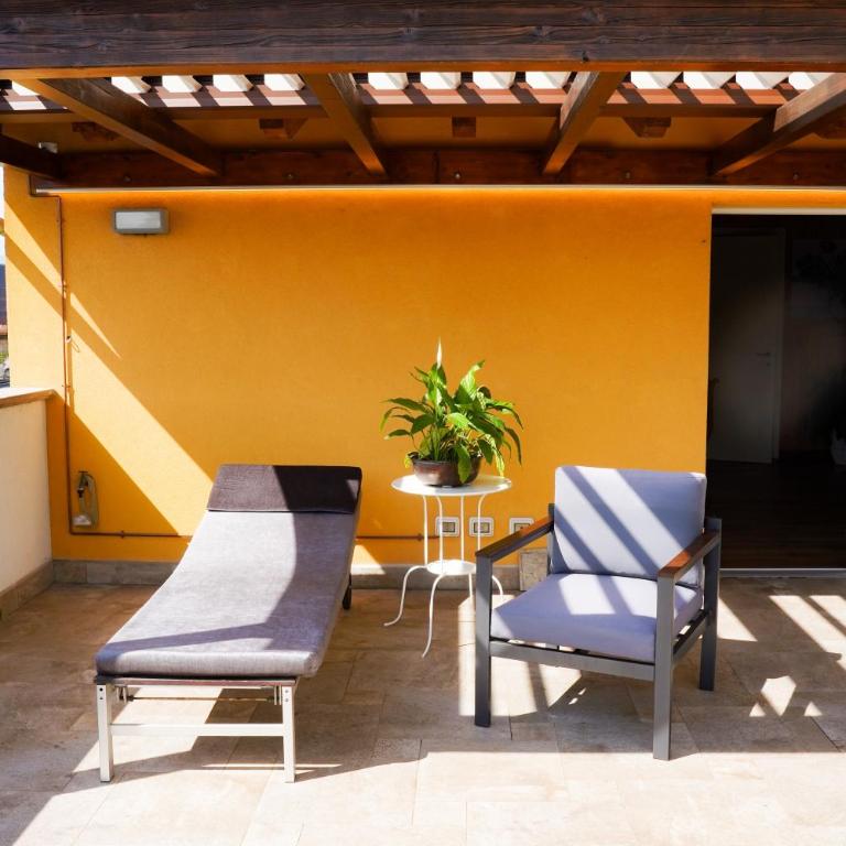 Casa Mila - Vicino Al Centro - Two-Bedroom Deluxe Apartment with Balcony - 21
