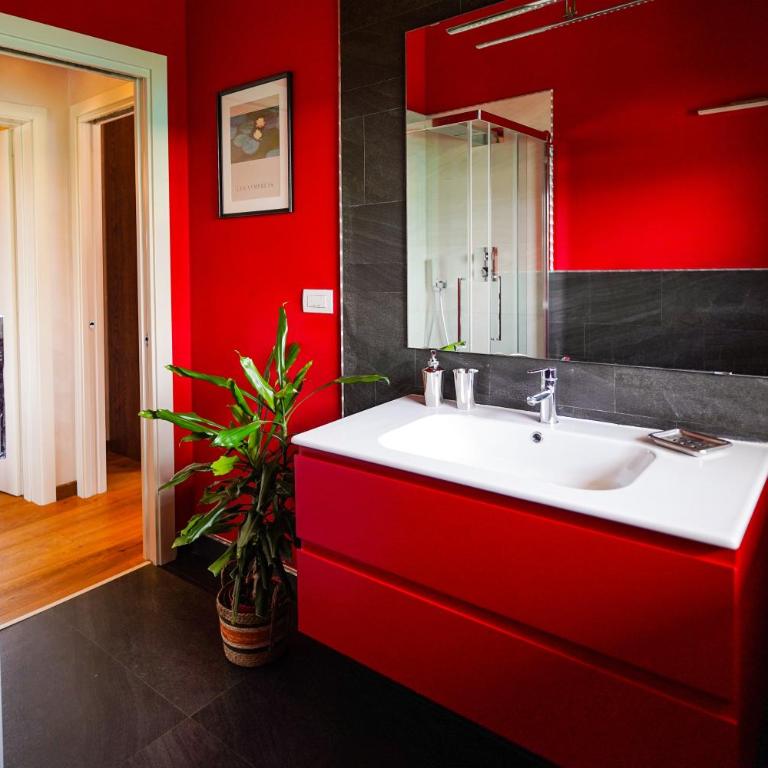 Casa Mila - Vicino Al Centro - Two-Bedroom Deluxe Apartment with Balcony - 11