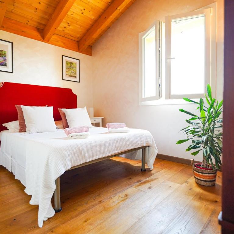 Casa Mila - Vicino Al Centro - Two-Bedroom Deluxe Apartment with Balcony - 9