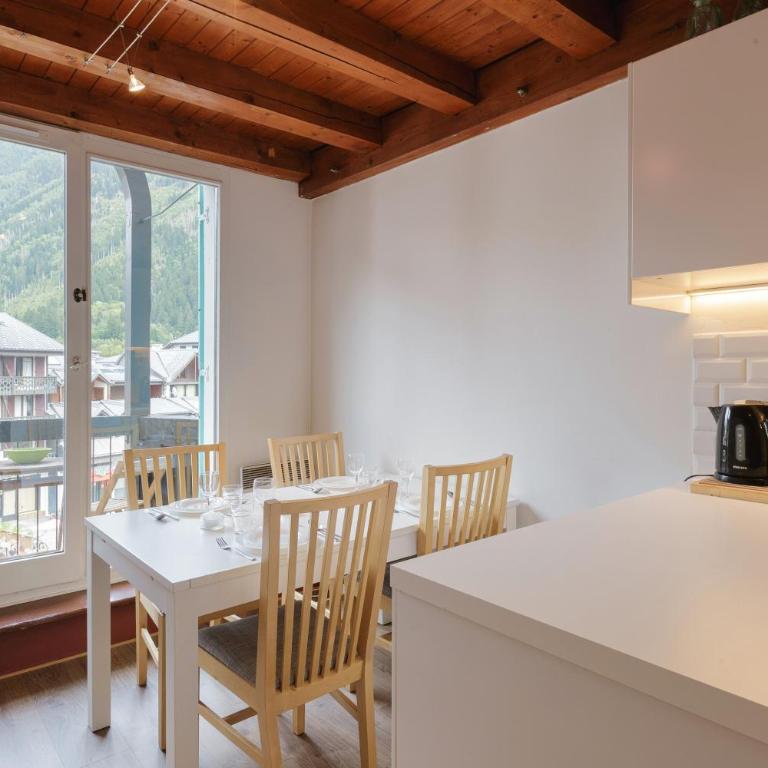 Chamonix Sud - Balme 302 - Happy Rentals - Appartement avec Vue sur la Montagne - 2