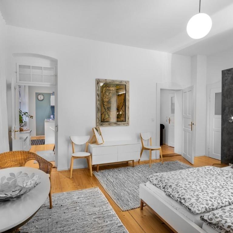 Fewo im Blauen Haus Eg - Two-Bedroom Deluxe Apartment with Garden View - 11