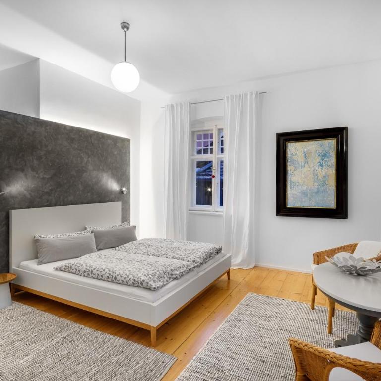 Fewo im Blauen Haus Eg - Two-Bedroom Deluxe Apartment with Garden View - 12