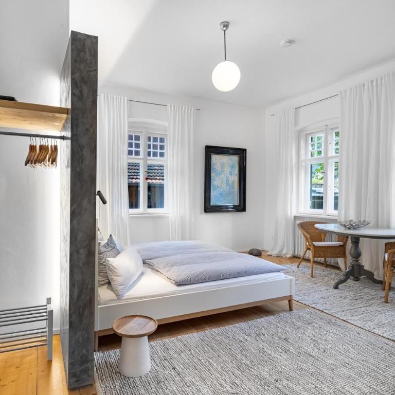 Fewo im Blauen Haus Eg - Two-Bedroom Deluxe Apartment with Garden View - 16