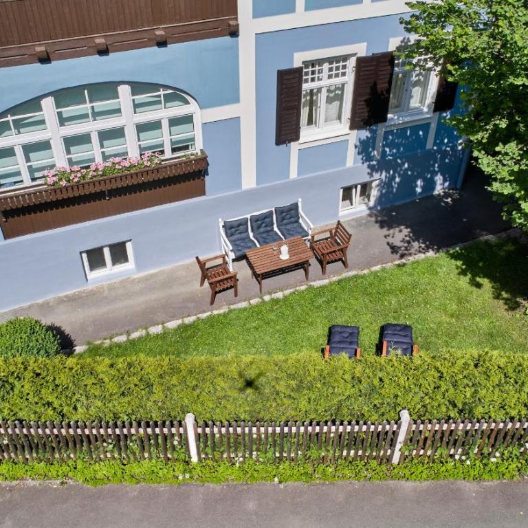 Fewo im Blauen Haus Eg - Two-Bedroom Deluxe Apartment with Garden View - 22