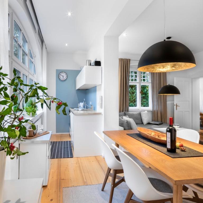 Fewo im Blauen Haus Eg - Two-Bedroom Deluxe Apartment with Garden View - 10