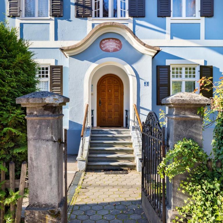 Fewo im Blauen Haus Eg - Two-Bedroom Deluxe Apartment with Garden View - 20