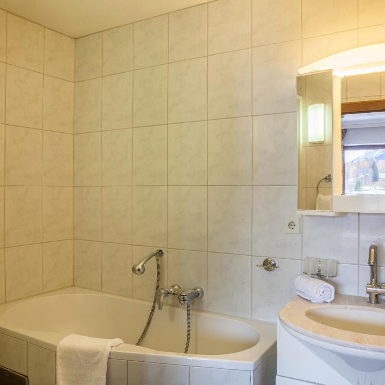 Haus Excelsior Top 21 - Deluxe-Apartment mit 2 Schlafzimmern und Gartenblick - 24