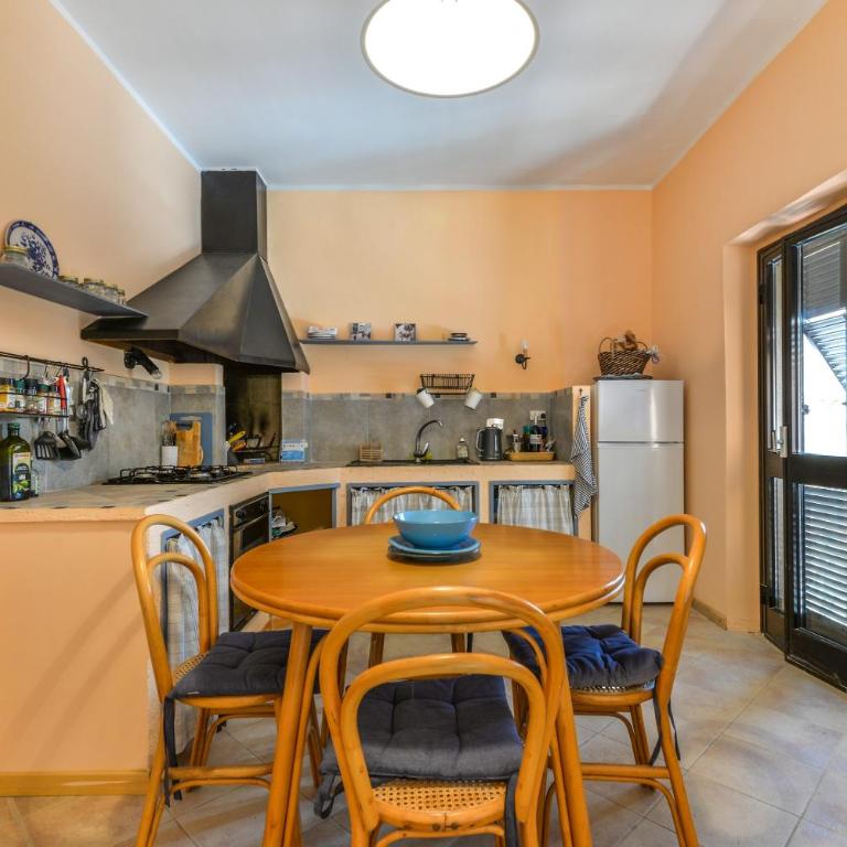 Casa La Torre - Appartamento con 3 Camere da Letto e Vista Acqua - 6