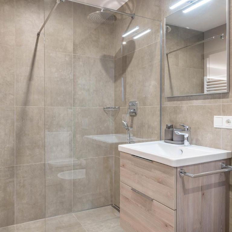 Aster Moments Apt Max - Apartment with Terrace - 16