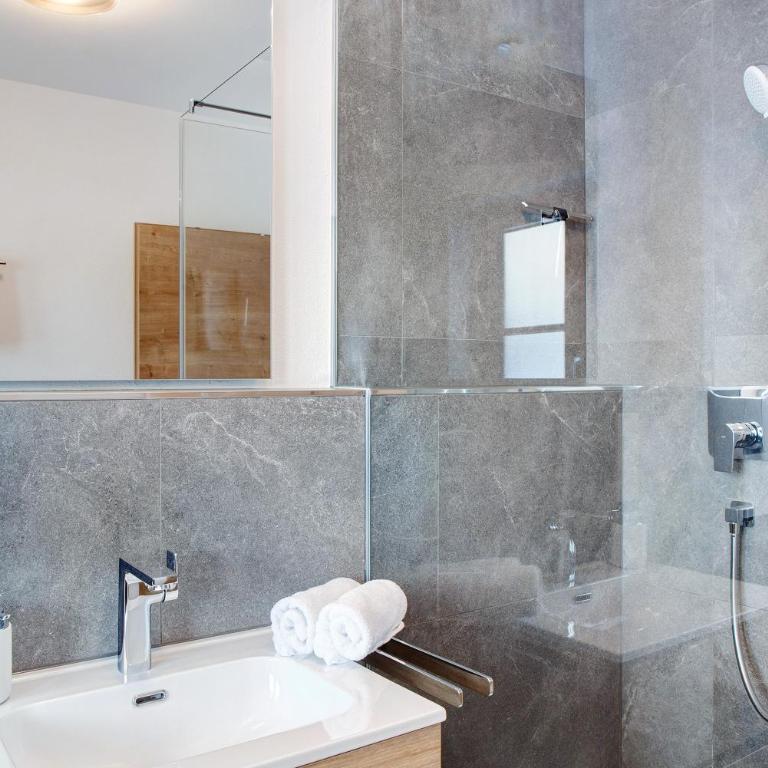Ferienwohnung Alpenveilchen - Apartment mit 1 Schlafzimmer und Gartenblick - 17