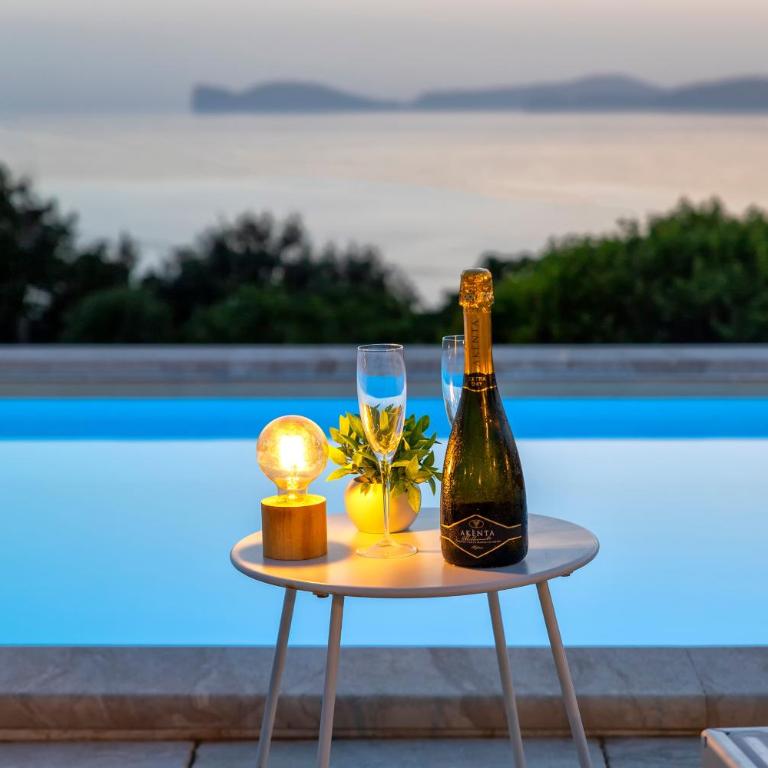 Villa Coral Bay - Villa with Sea View - 31