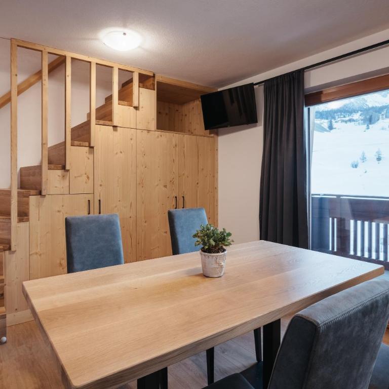 Ciasa Willy App Conturines - Deluxe-Apartment mit 2 Schlafzimmern und Gartenblick - 4