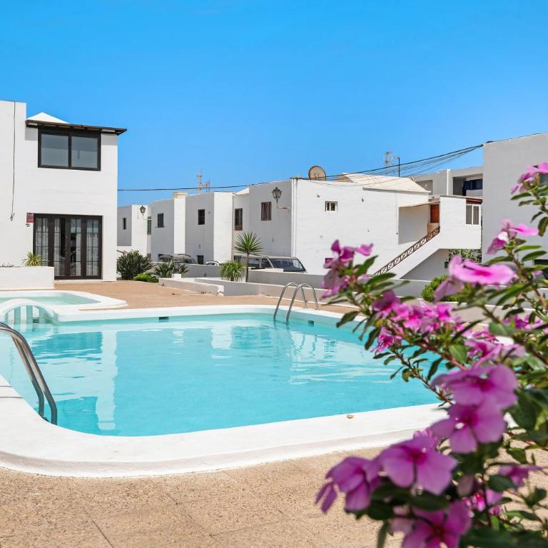 Casa Marina 14 - Superior One-Bedroom Apartment with Balcony - 1