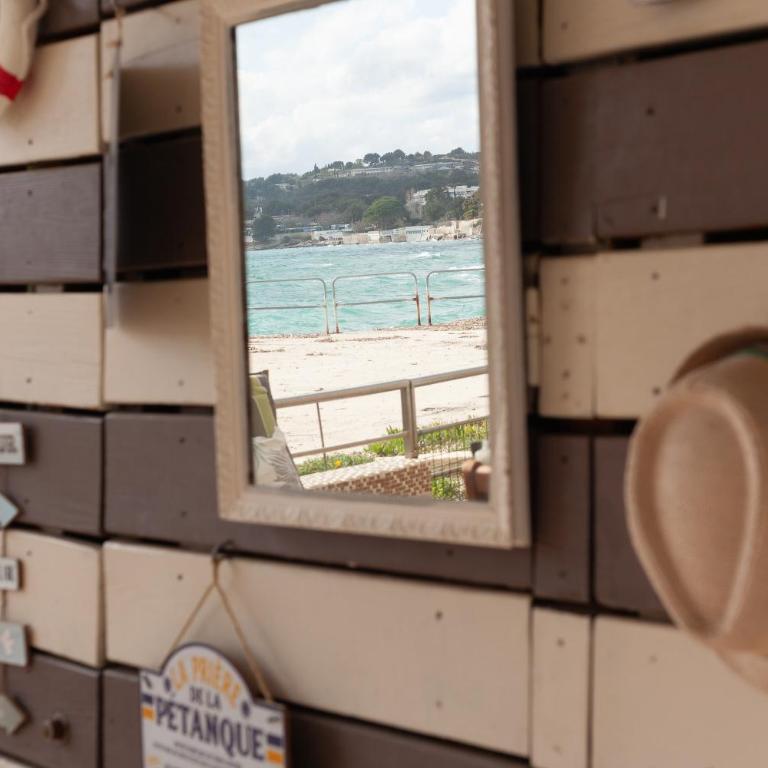 Les pieds dans l'eau - Studio - Vue sur Mer - 13