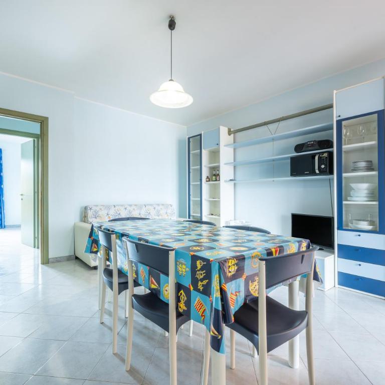 Residenza del Sole 1 - Three-Bedroom Premium Apartment with Balcony - 12