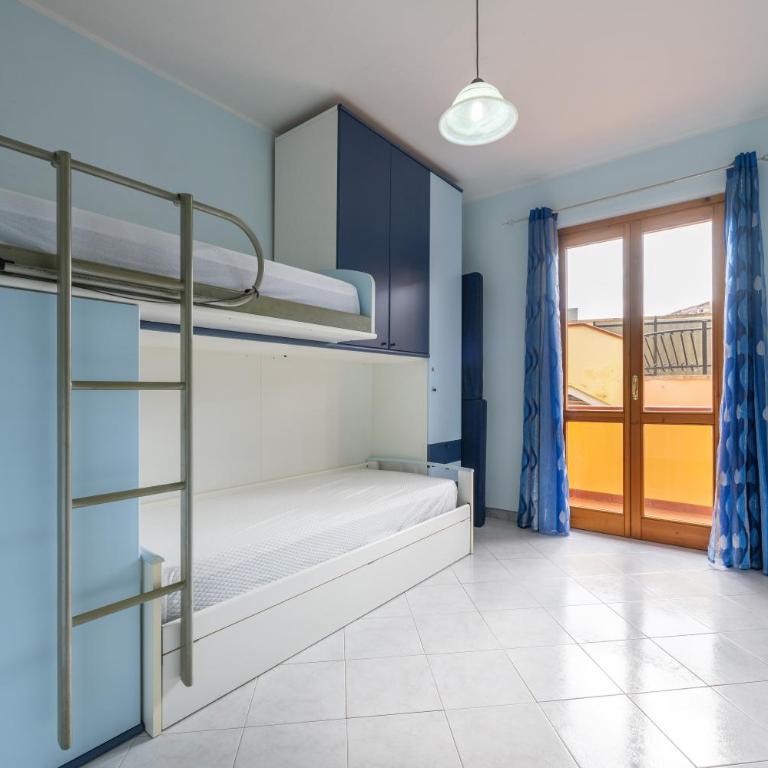 Residenza del Sole 1 - Three-Bedroom Premium Apartment with Balcony - 9