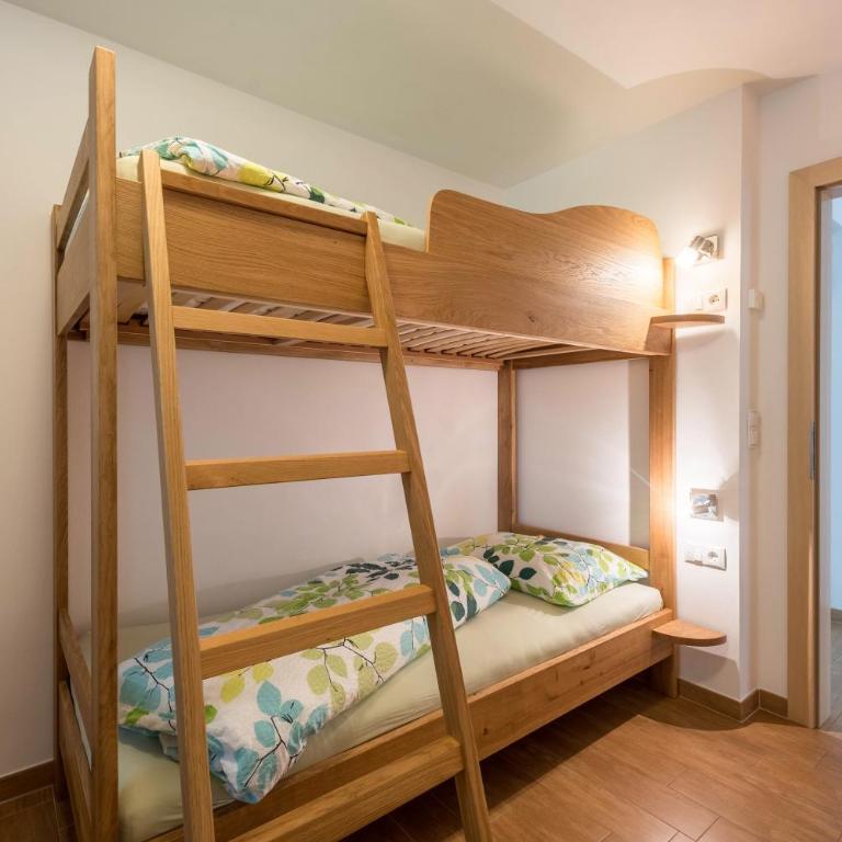 Pfandlerhof Ferienwohnung Grün - Deluxe Apartment mit Balkon und 2 Schlafzimmern - 10