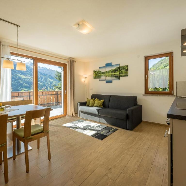 Pfandlerhof Ferienwohnung Grün - Deluxe Apartment mit Balkon und 2 Schlafzimmern - 2