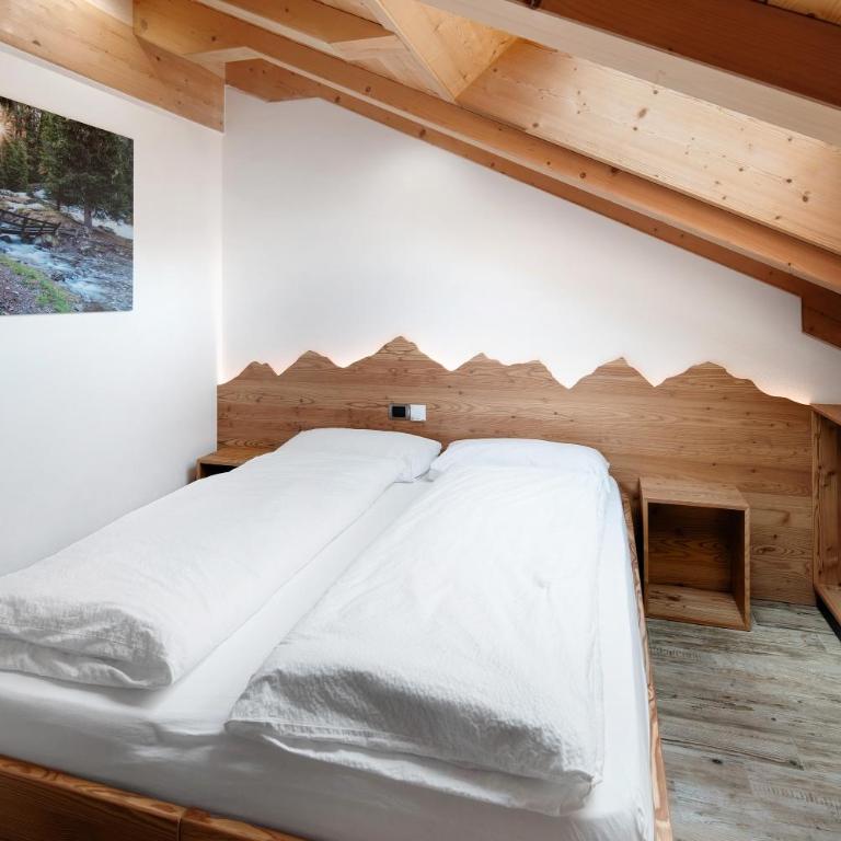 Ciasa Badia - Appartamento Premium con 3 Camere da Letto e Balcone - 17