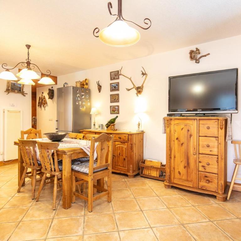 Les Préséloignés - Two-Bedroom Deluxe Apartment with Garden View - 5