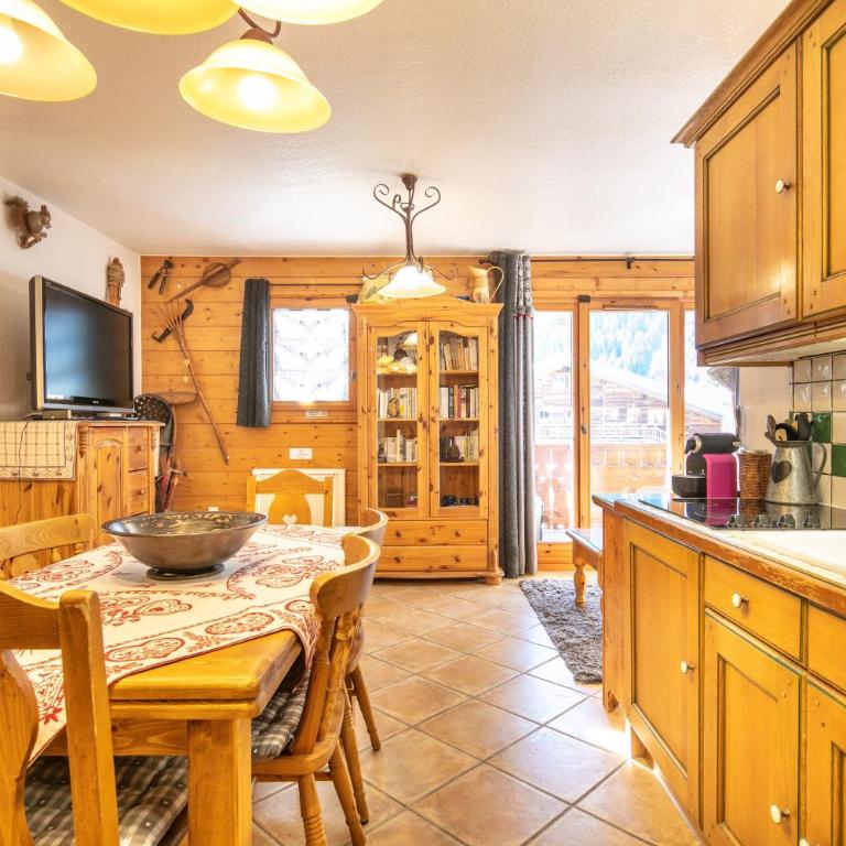 Les Préséloignés - Two-Bedroom Deluxe Apartment with Garden View - 4