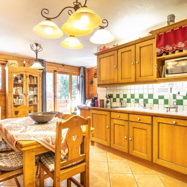 Les Préséloignés - Two-Bedroom Deluxe Apartment with Garden View - 2