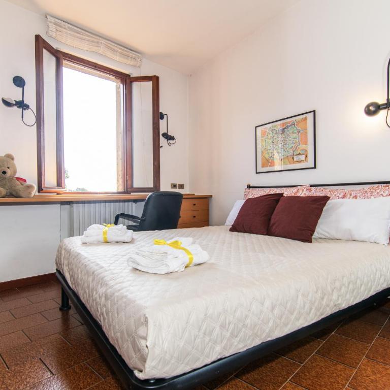 Relaxing 2BR Vacation Home with Lake Garda View & Balcony - Haus mit 2 Schlafzimmern - 20