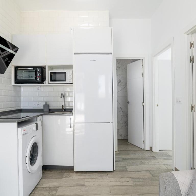 Apartamentos La Esencia Del Sur B - Habitación Cuádruple con ducha - 7