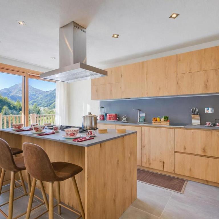 Chalet Merveille Ski In - Ski Out for 9 - Chalet - 4