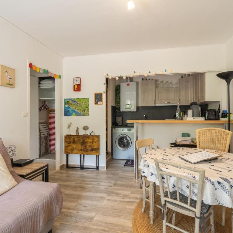 L'Echappée Royannaise - One-Bedroom Apartment with Garden View - 6