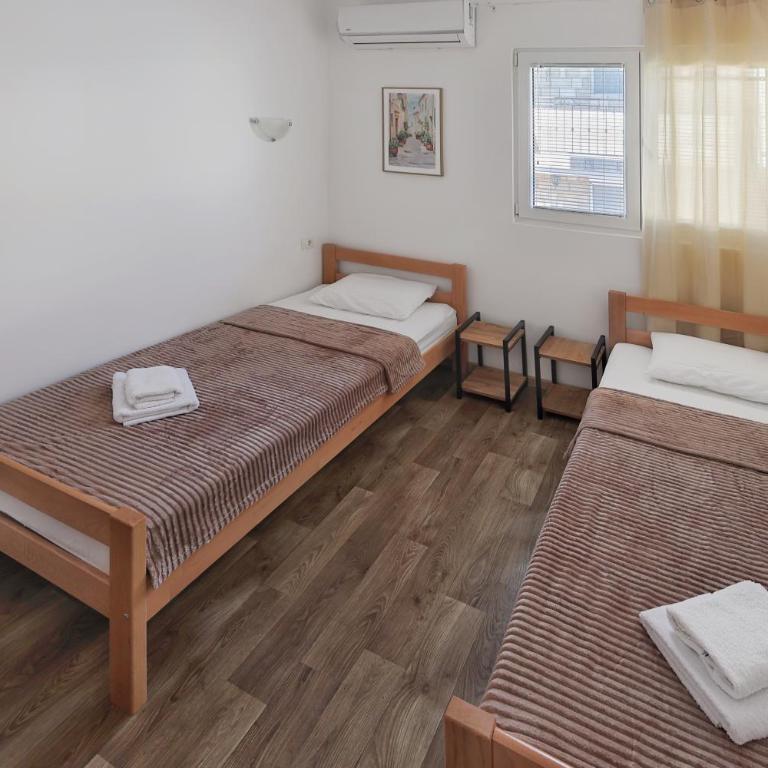 Villa Sara Wellness, Bar, Sutomore - Standardna Dvokrevetna Soba sa Zasebnim Krevetima i Pogledom na Planinu - 3