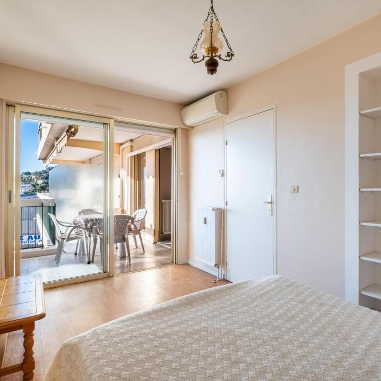 Meublé tourisme 3 étoiles vue mer - Appartement Supérieur - Vue sur Ville - 14