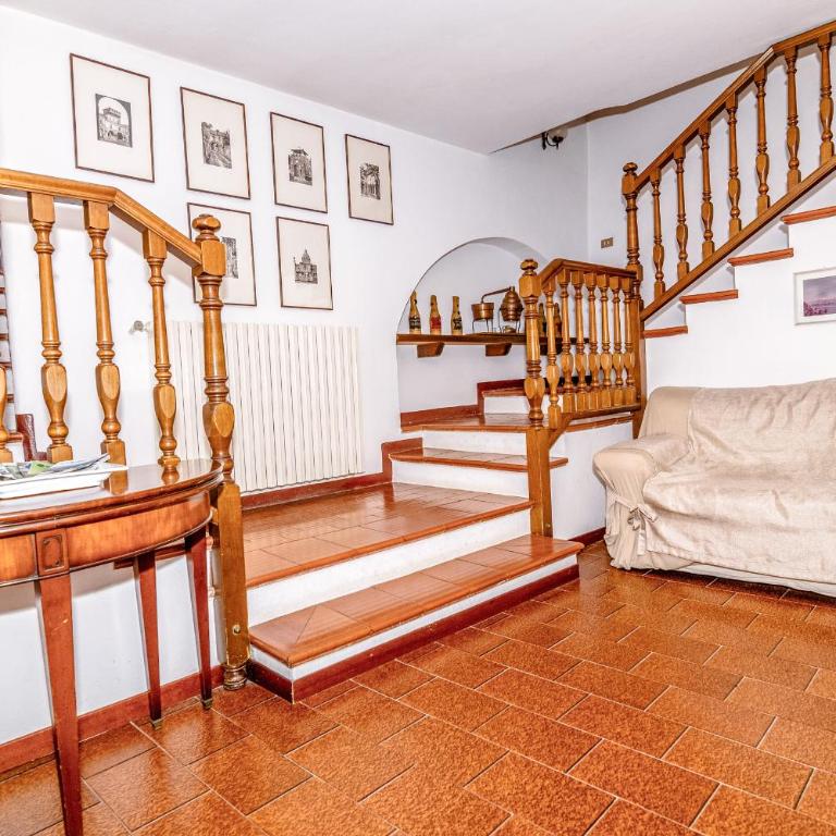 Relaxing 2BR Vacation Home with Lake Garda View & Balcony - Haus mit 2 Schlafzimmern - 34