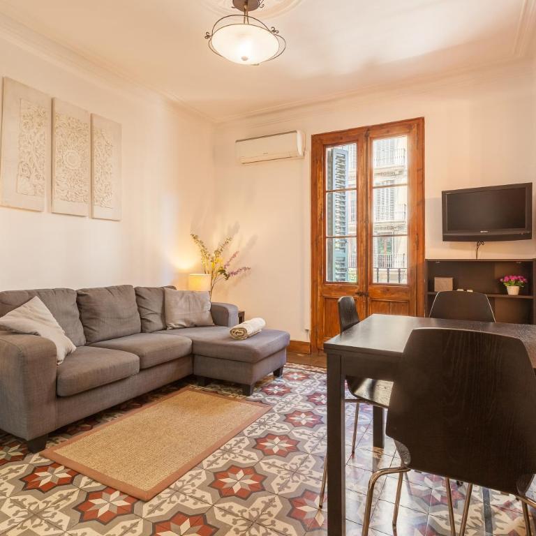 En el Corazón de Barcelona - Apartamento Deluxe de 2 dormitorios con balcón - 1