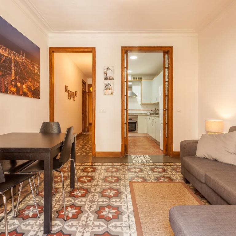 En el Corazón de Barcelona - Apartamento Deluxe de 2 dormitorios con balcón - 6