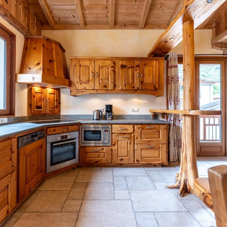 Savine 10- 11 personnes - Appartement Supérieur - Vue sur Ville - 4