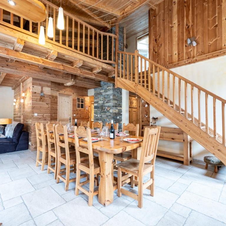 Savine 10- 11 personnes - Appartement Supérieur - Vue sur Ville - 12