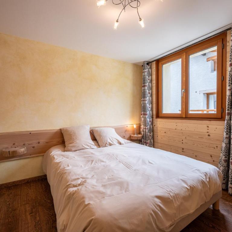 Savine 10- 11 personnes - Appartement Supérieur - Vue sur Ville - 15