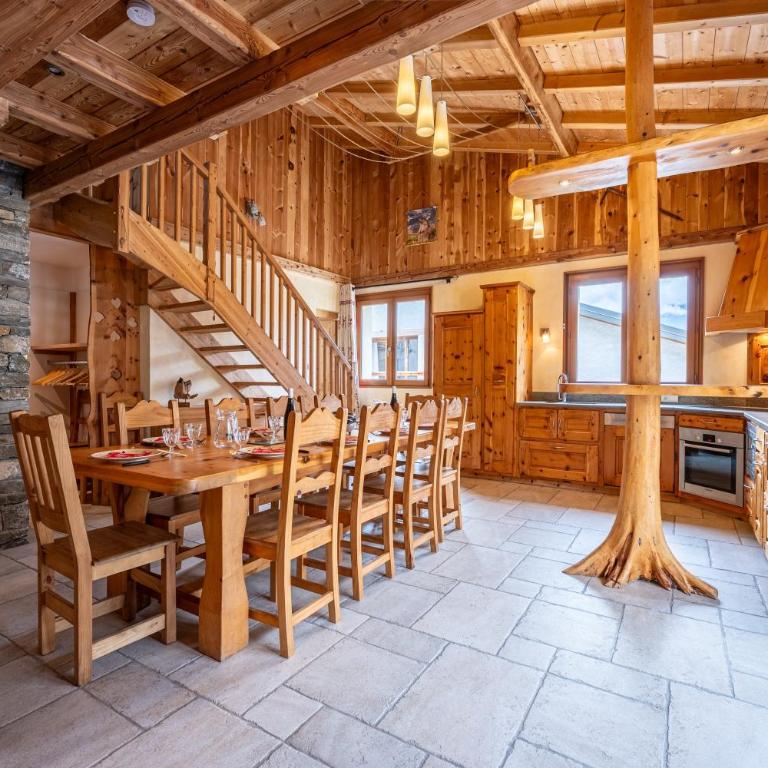 Savine 10- 11 personnes - Appartement Supérieur - Vue sur Ville - 1